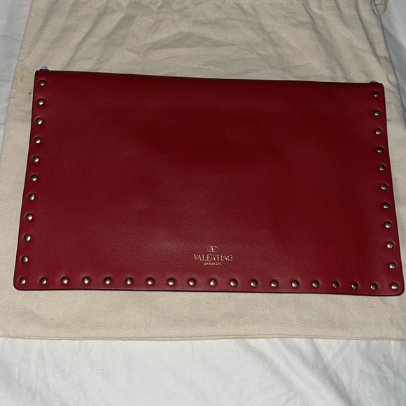 Valentino 100% Authentic clutchprístine  condition red with gold hardware - Picture 2 of 12